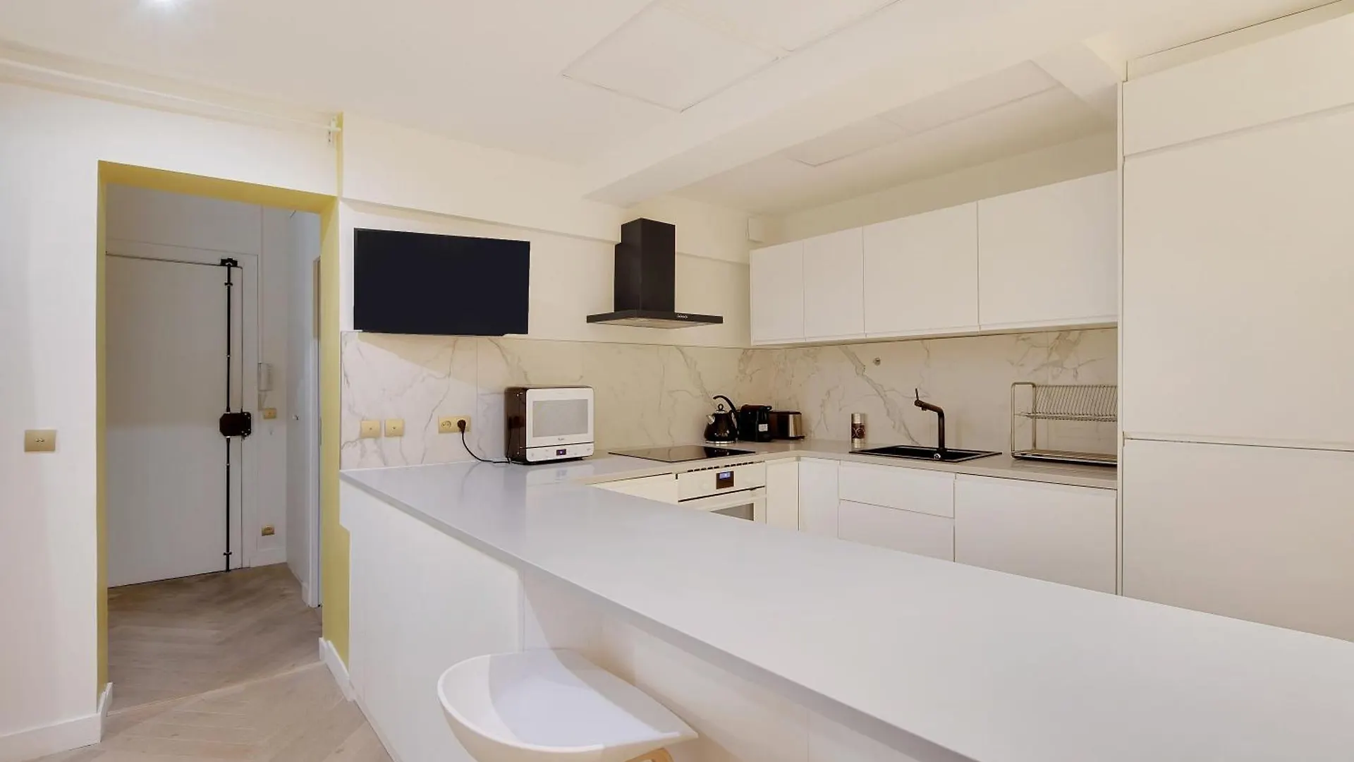 Pick A Flat'S Apartment In Triangle D'Or - Rue Penthievre Paris