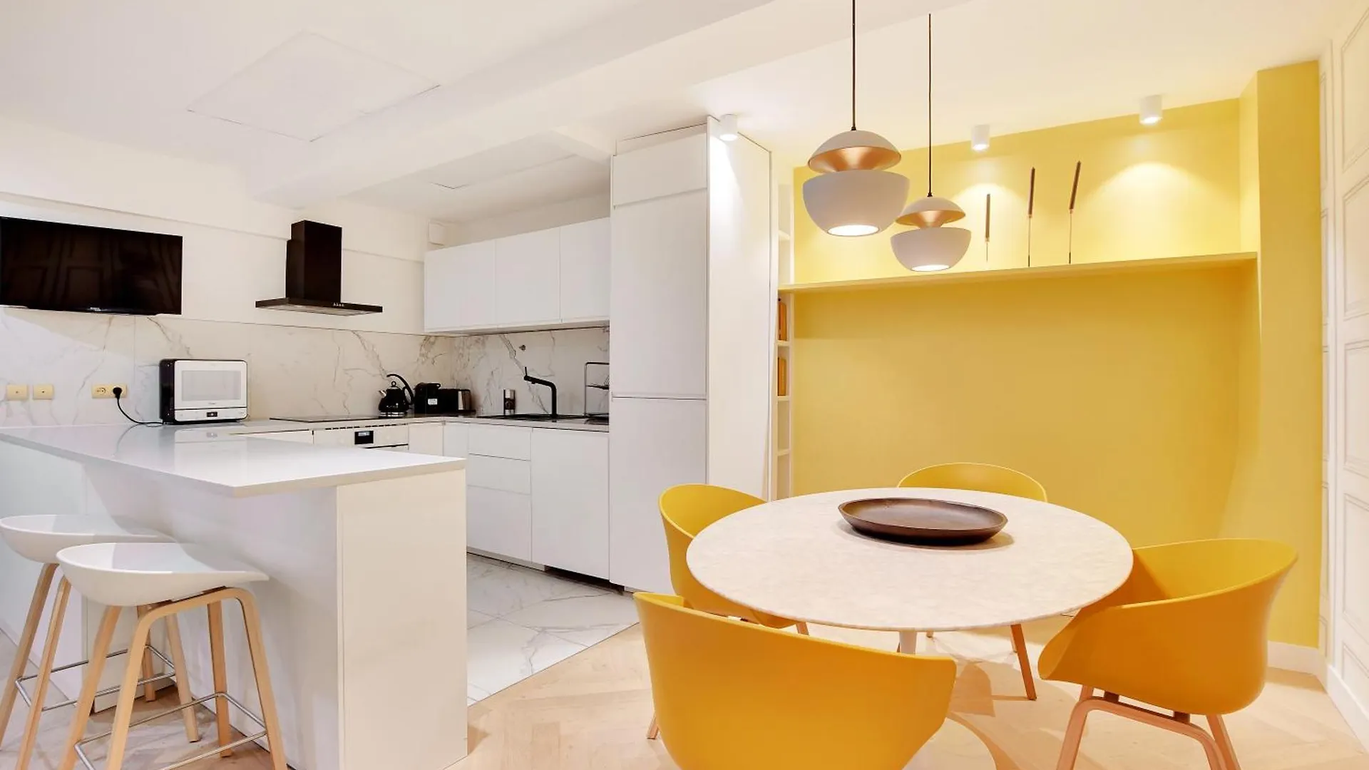 Pick A Flat'S Apartment In Triangle D'Or - Rue Penthievre Paris